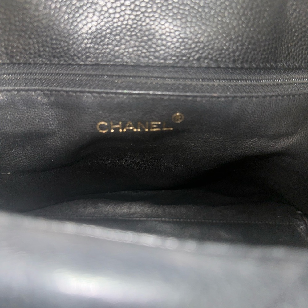 CHANEL CAVIAR LEATHER RESIN HANDLE BAG RARE FIND! - Picture 8 of 12